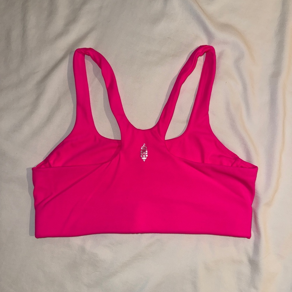 Free People | Hot Pink Bra
Size Small💗
